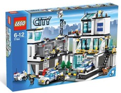 LEGO 7744 City  Stazione di Polizia     AL MOMENTO NON DISPONIBILE